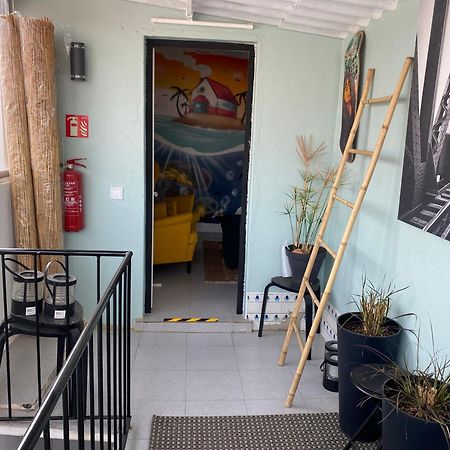 The Island Hostel & Cafe ラゴス エクステリア 写真